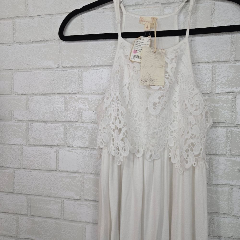 NWT Hem & Thread tank - Picture 5 of 11